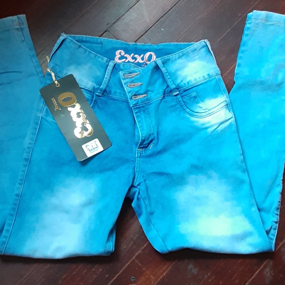 High waisted jeans